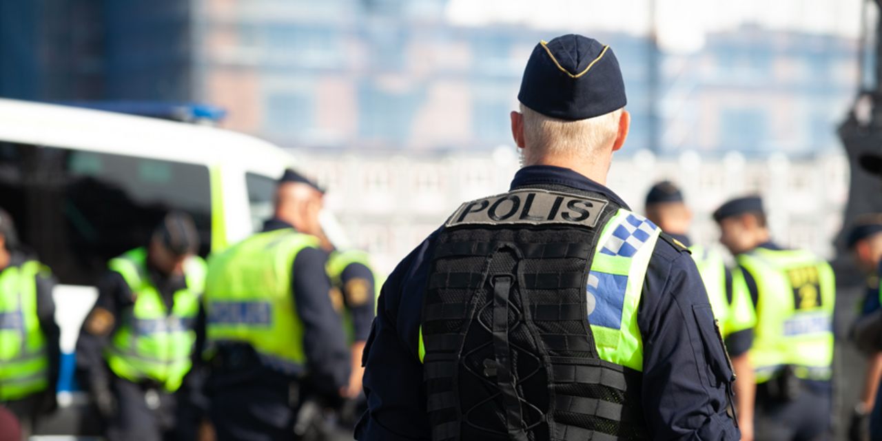 Polis